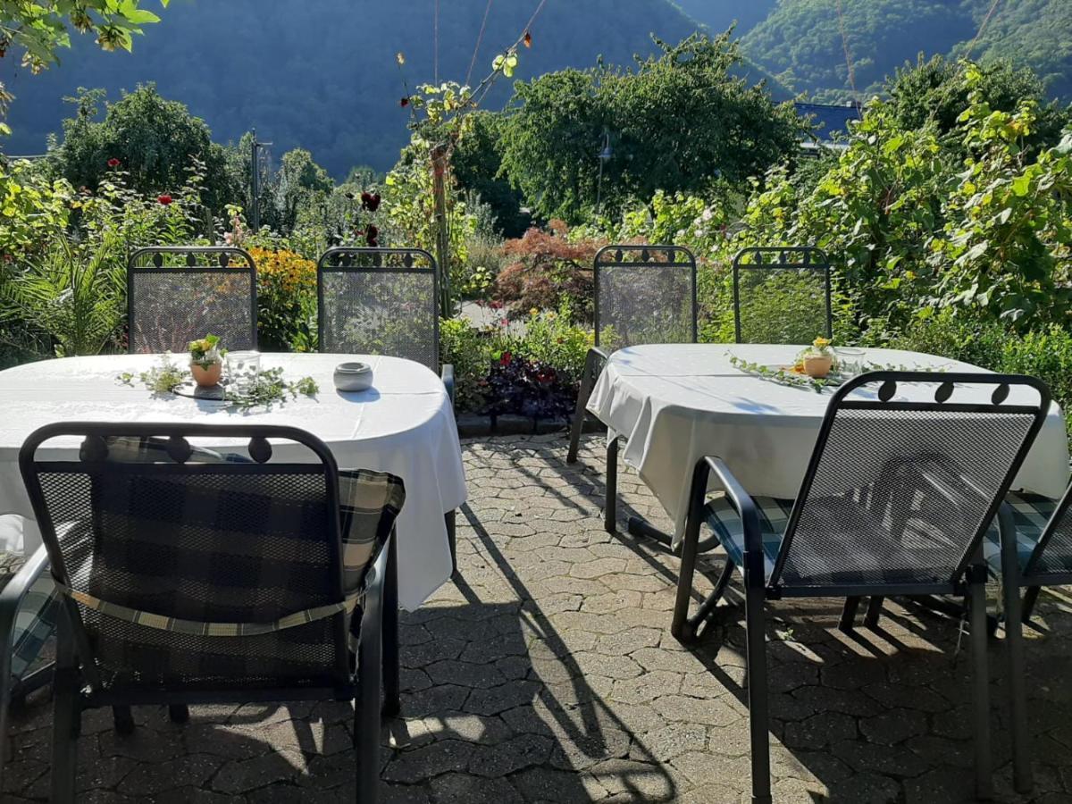 Weingut Erich Serwazi Mesenich Exterior foto