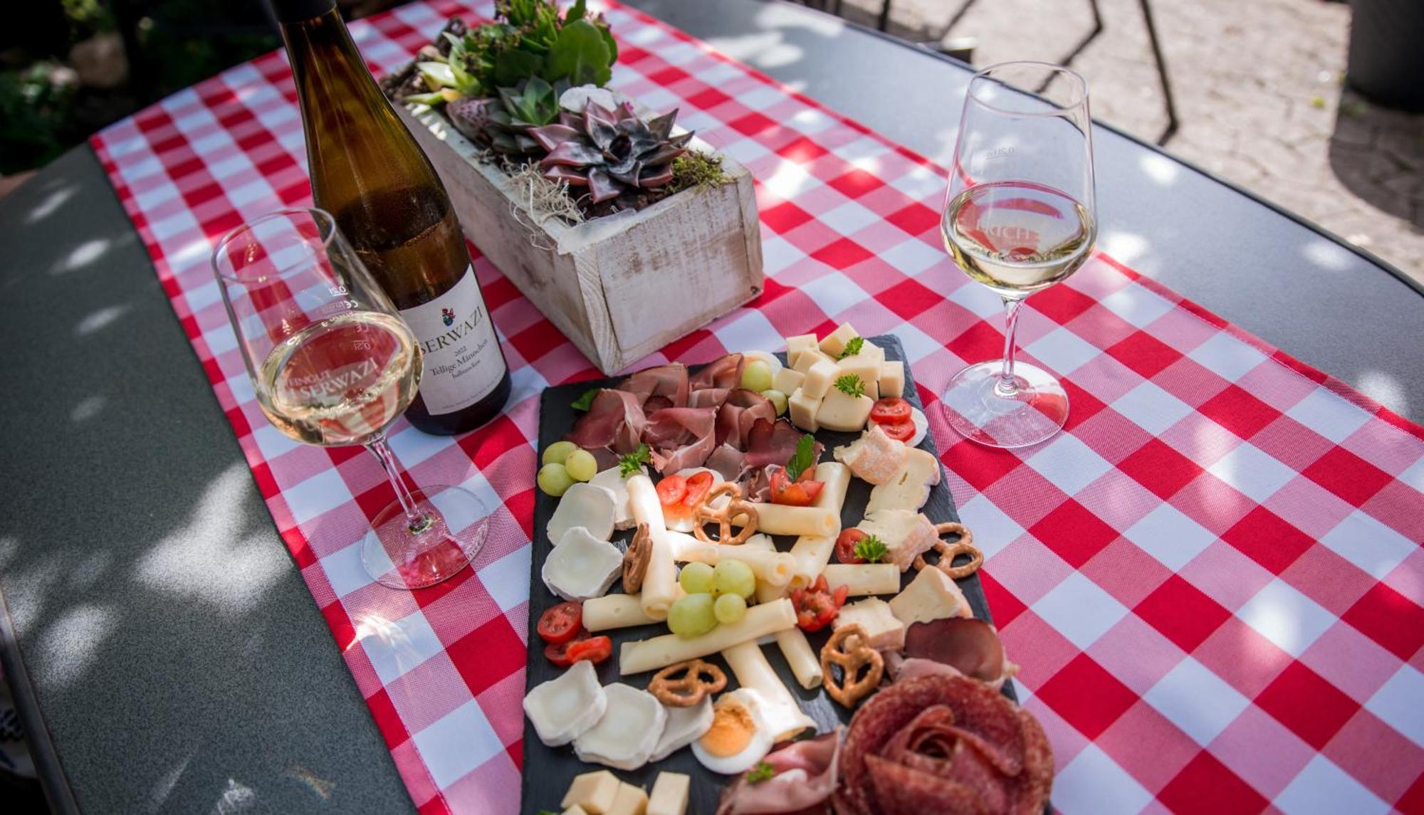 Weingut Erich Serwazi Mesenich Exterior foto