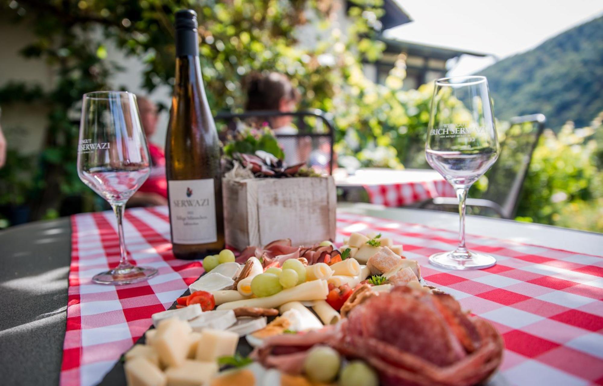 Weingut Erich Serwazi Mesenich Exterior foto