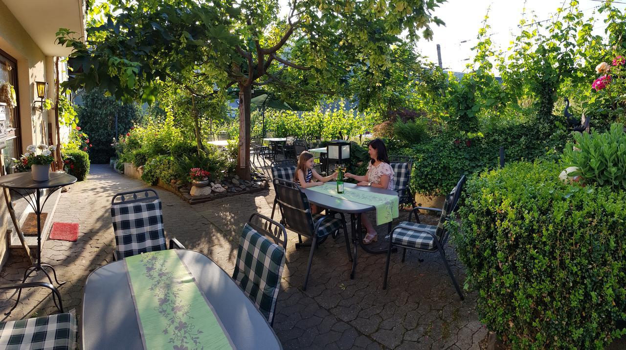 Weingut Erich Serwazi Mesenich Exterior foto